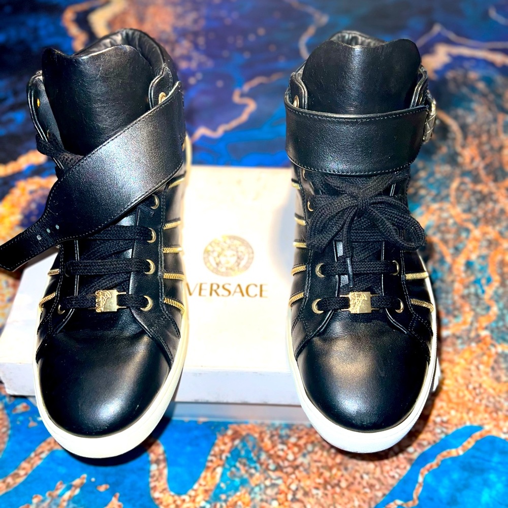 Versace size EU 45